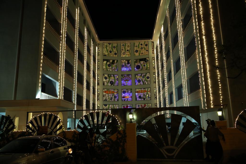 Cowrie Shell Beach Apartments Official Bamburi Kültér fotó